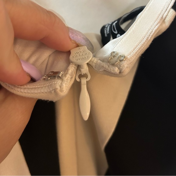 🔥Bebe fitted white, black&cream color block dress-size L - Picture 4 of 16